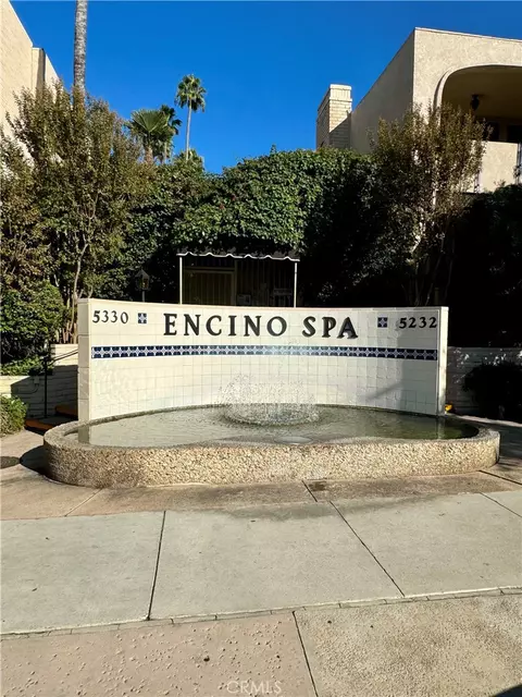 5330 Lindley Ave #201, Encino, CA 91316