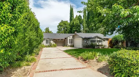 22615 Hatteras St, Woodland Hills, CA 91367