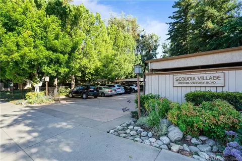 22330 Victory Blvd #903, Woodland Hills, CA 91367