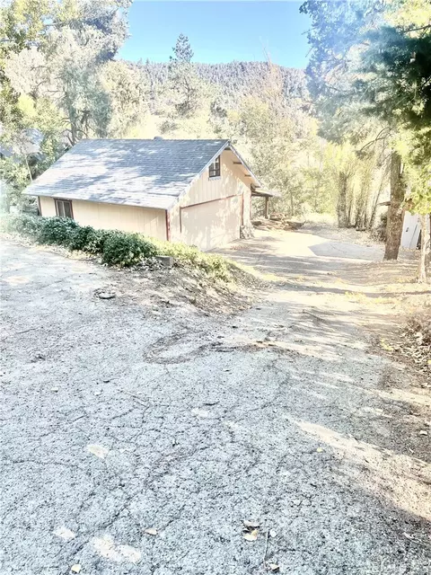 1316 Pinetree Dr, Frazier Park, CA 93225