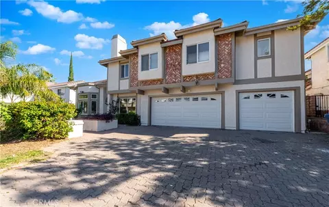 6000 N Pointe Pl, Woodland Hills, CA 91367