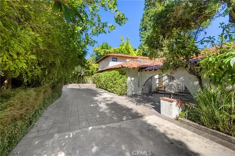 5326 Encino Ave, Encino, CA 91316