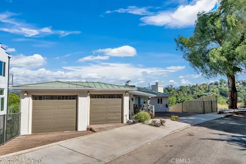 21509 Arcos Dr, Woodland Hills, CA 91364