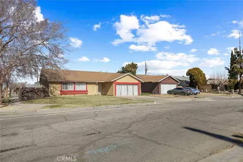 1101 E Lingard St, Lancaster, CA 93535
