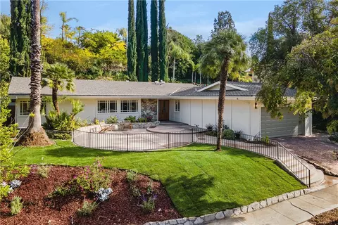 5432 Rozie Ave, Woodland Hills, CA 91367
