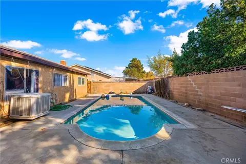 610 Eston Pl, Lancaster, CA 93535