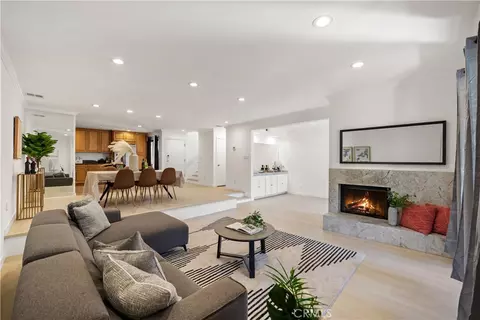 5211 Yarmouth Ave #12, Encino, CA 91316