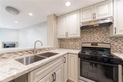 5143 Bakman Ave #315, North Hollywood, CA 91601