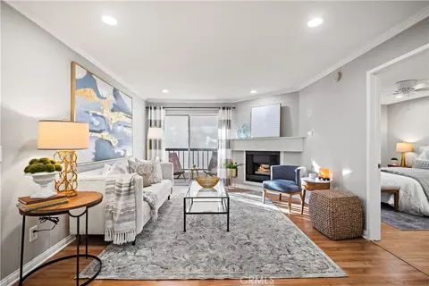 21550 Burbank Blvd #214, Woodland Hills, CA 91367
