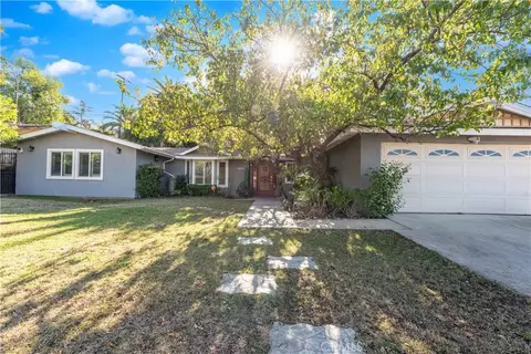 20736 Clarendon St, Woodland Hills, CA 91367