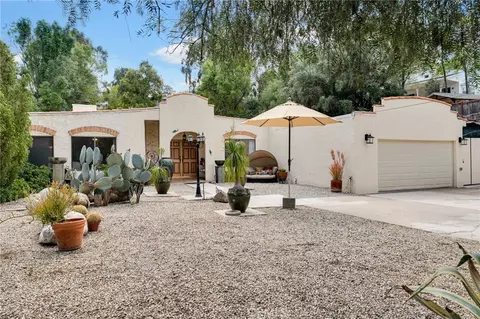 23346 Calvert St, Woodland Hills, CA 91367