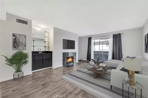 5334 Lindley Ave #208, Encino, CA 91316