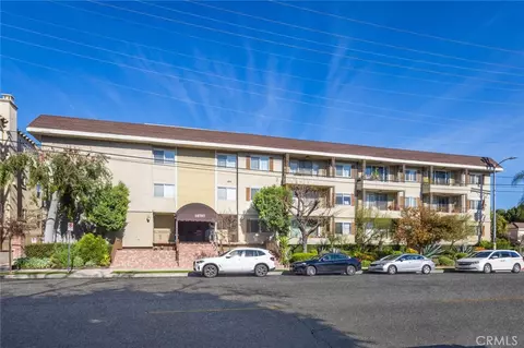 10707 Camarillo St #111, Toluca Lake, CA 91602