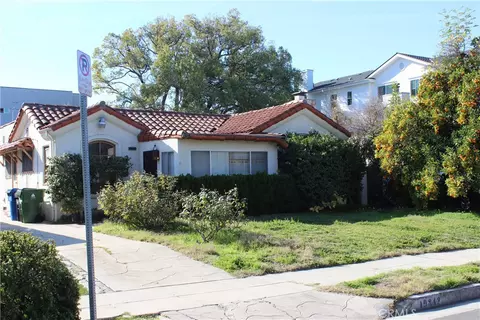 10842 Peach Grove St, North Hollywood, CA 91601