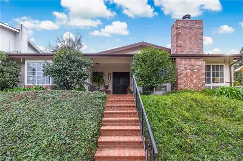 23536 Calvert St, Woodland Hills, CA 91367