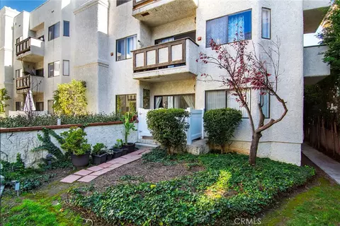 17914 Magnolia Blvd #136, Encino, CA 91316