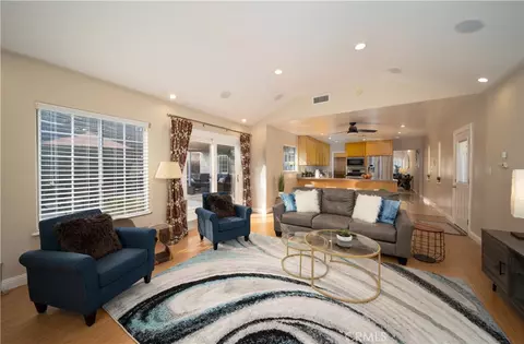22522 Dolorosa St, Woodland Hills, CA 91367