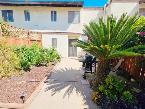 1301 Aquarius Ct, Bakersfield, CA 93309