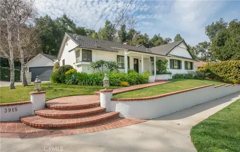 3915 Hayvenhurst Ave, Encino, CA 91436