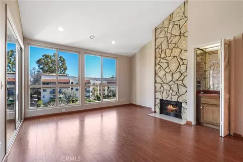 17711 Margate St #311, Encino, CA 91316