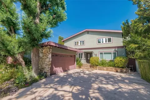 22155 Califa St, Woodland Hills, CA 91367