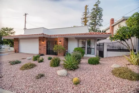 22677 Cavalier St, Woodland Hills, CA 91364