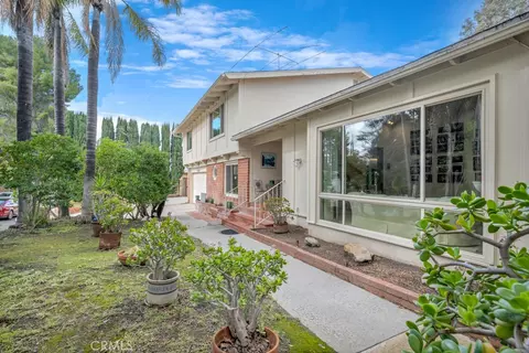 21621 Cezanne Pl, Woodland Hills, CA 91364