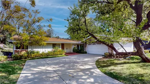 24324 Hatteras St, Woodland Hills, CA 91367