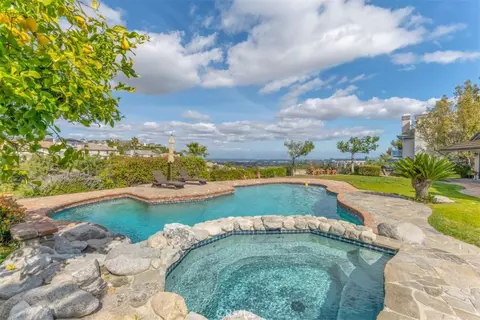 24777 Calvert St, Woodland Hills, CA 91367