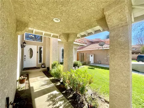 44206 Gillan Ave, Lancaster, CA 93535