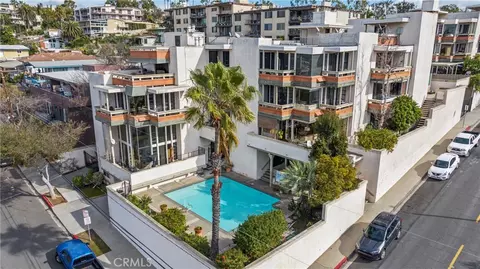 2525 E 19th St #24, Signal Hill, CA 90755