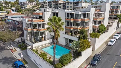 2525 E 19th St #24, Signal Hill, CA 90755