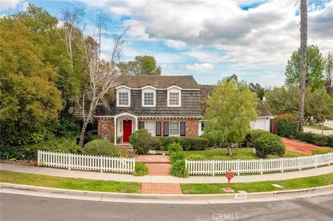23724 Carard St, Woodland Hills, CA 91367