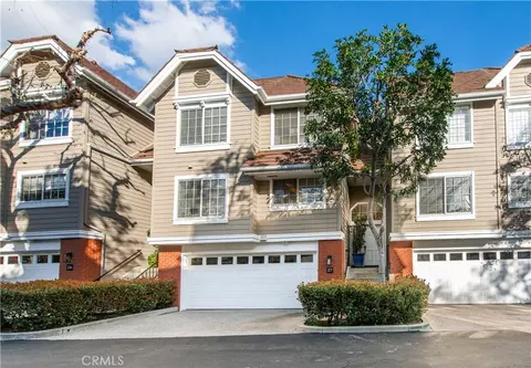 20950 Oxnard St #27, Woodland Hills, CA 91367