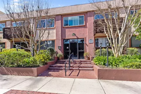 5349 Newcastle Ave #50, Encino, CA 91316