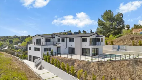 5099 Llano Dr, Woodland Hills, CA 91364