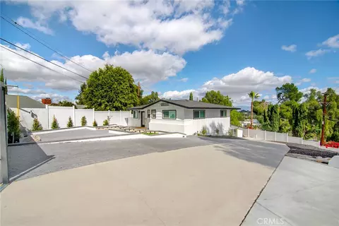 5326 Elvira Rd, Woodland Hills, CA 91364