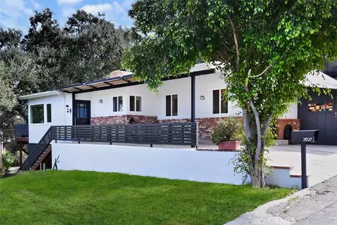 21327 Las Pilas Rd, Woodland Hills, CA 91364