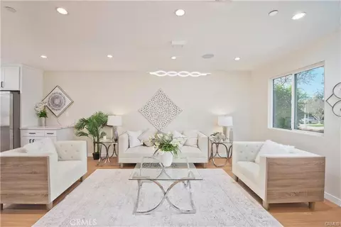 17506 Bullock St, Encino, CA 91316