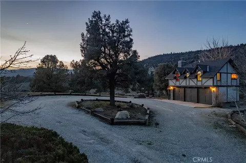 33 Vernon Dr, Frazier Park, CA 93225