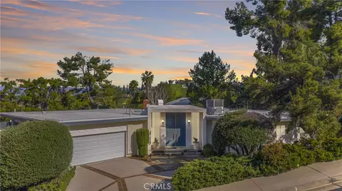 22651 Flamingo St, Woodland Hills, CA 91364