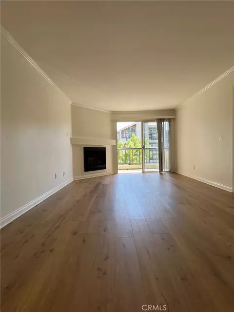 5500 Owensmouth Ave #208, Woodland Hills, CA 91367