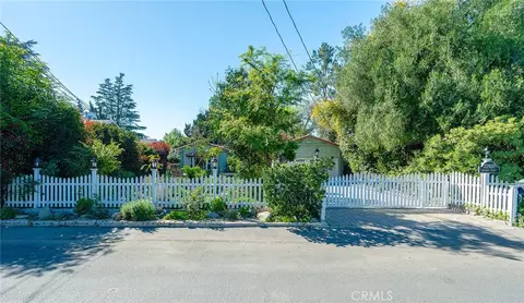 22920 Mariano St, Woodland Hills, CA 91367