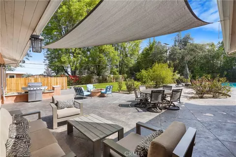 5366 Winnetka Ave, Woodland Hills, CA 91364