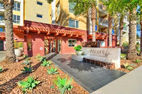 21301 Erwin St #312, Woodland Hills, CA 91367