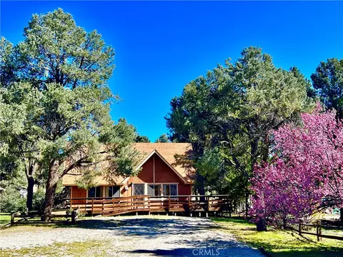 9012 Deer Trl, Frazier Park, CA 93225