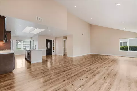 42006 Village 42, Camarillo, CA 93012