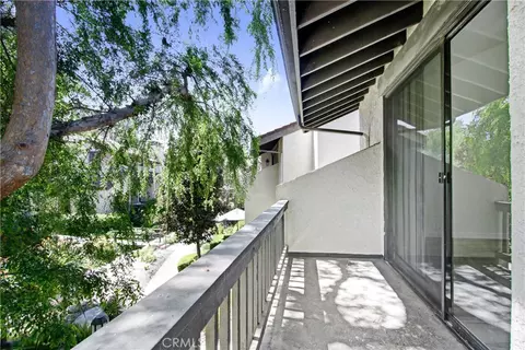 5757 Owensmouth Ave #9, Woodland Hills, CA 91367