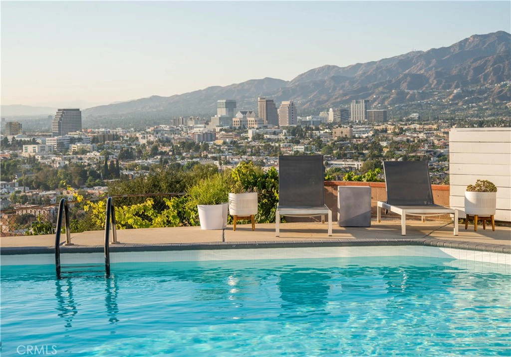 1215 Vista Superba St