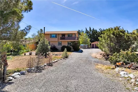 805 Glenbrook Dr, Frazier Park, CA 93225